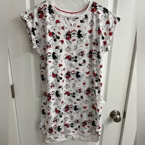 Disney Mickey Mouse valentine nightshirt size xsmall
